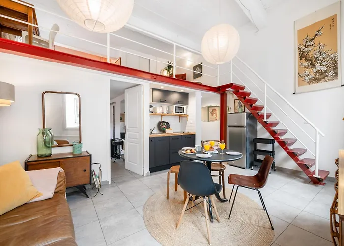 Nice-Duplex-Plage-Climatisation アパート ニース